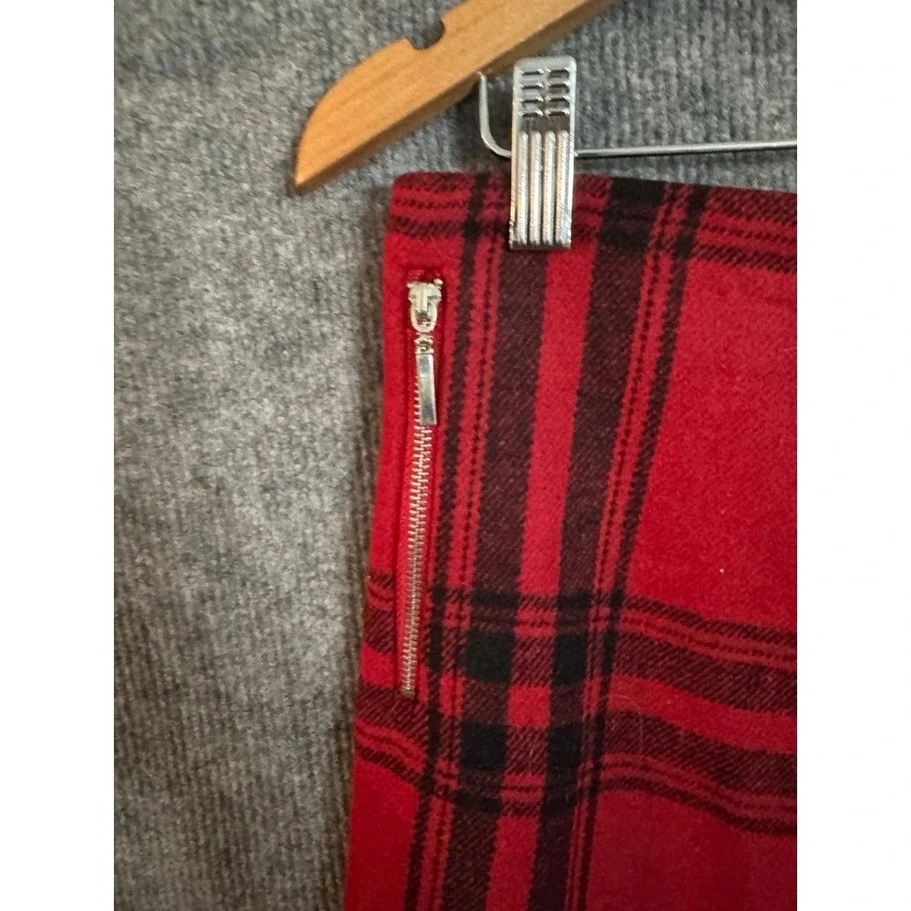 NWT BRITISH KHAkI Red Black Plaid Wrap Mini Skirt Size 8 - Picture 10 of 10
